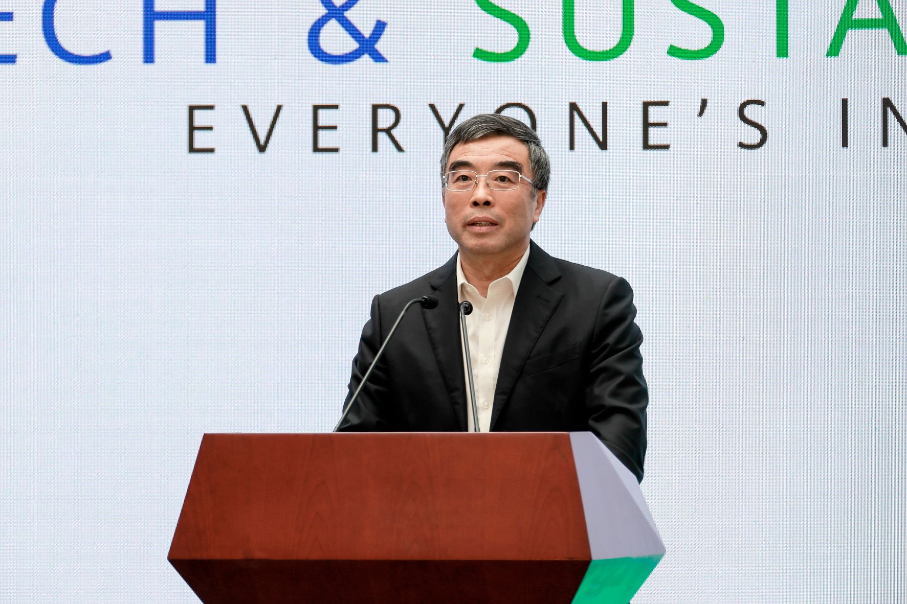 Chủ tịch Huawei Liang Hua