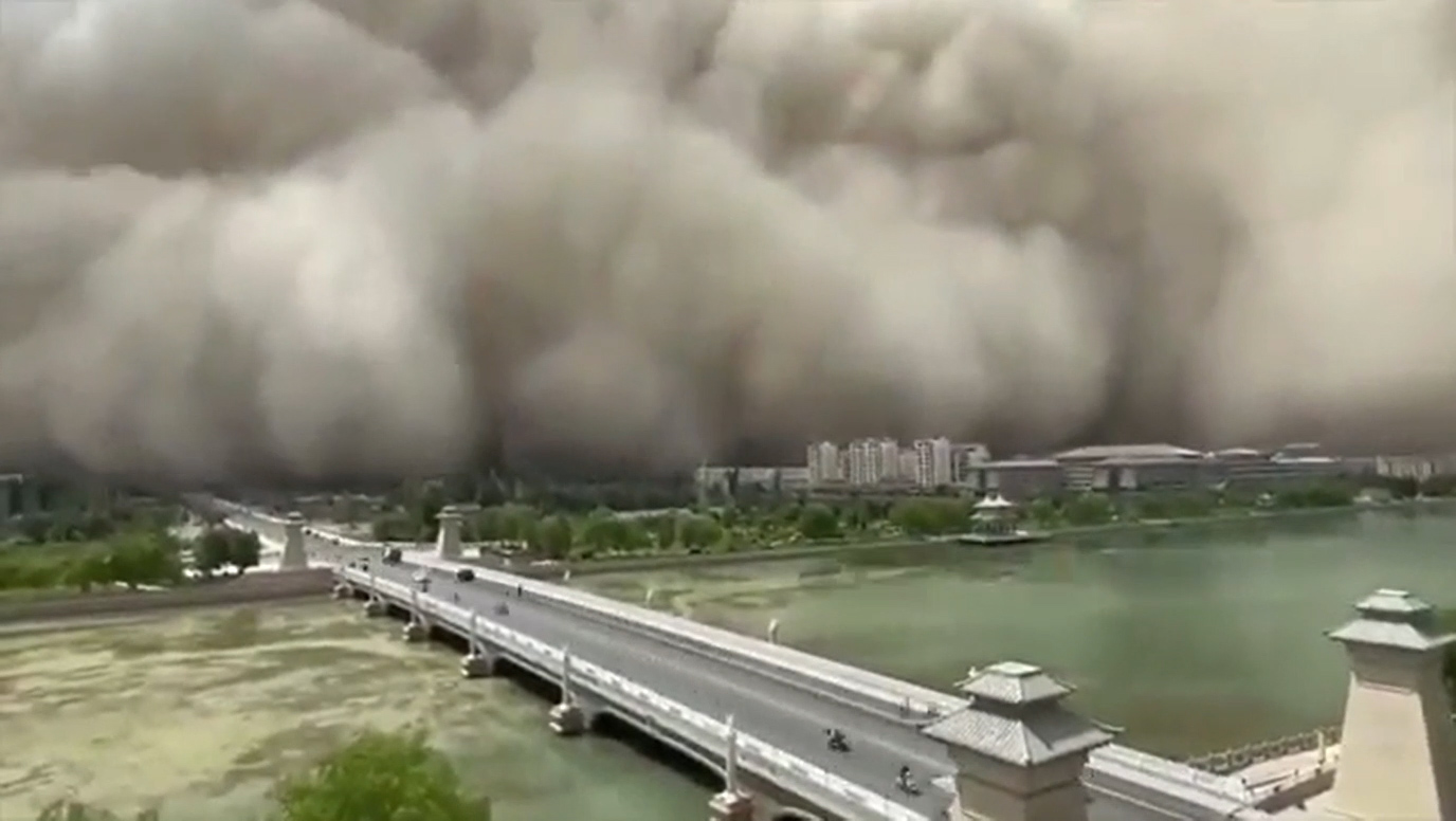 Thủ đô Bắc Kinh đã hứng chịu trận bão cát tồi tệ nhất trong 10 năm qua