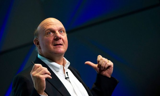 CEO Microsoft ông Steve Ballmer