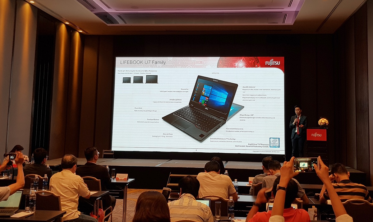 Laptop doanh nghiệp Fujitsu Lifebook U-series với nhiều tính năng nổi trội